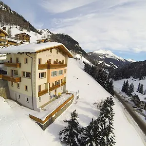 Hotel Garni Bellavista, Arraba